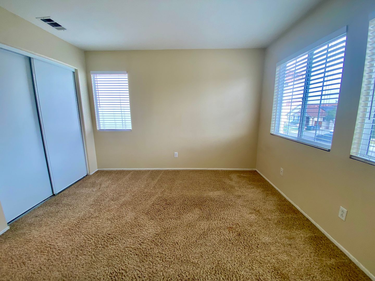 5485 Dunbar Dr - Oxnard - California - 4 bed, 3 bath rental property