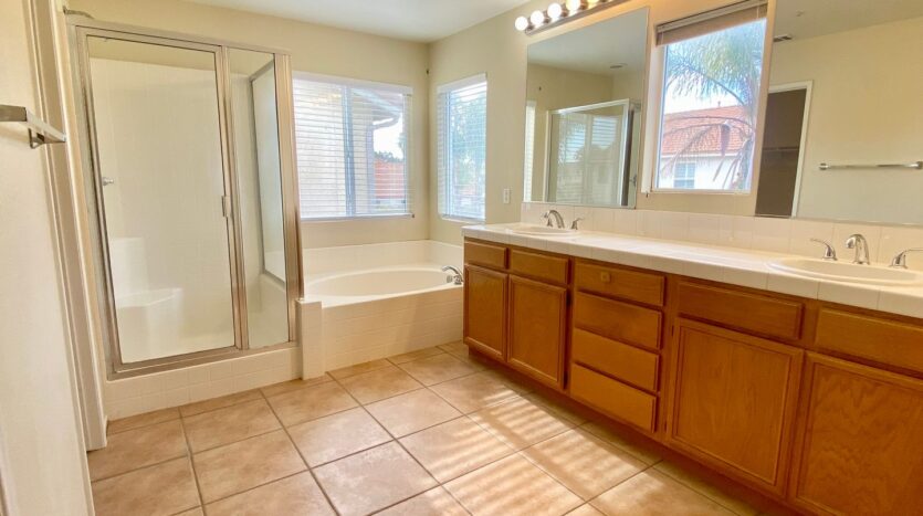 5485 Dunbar Dr - Oxnard - California - 4 bed, 3 bath rental property