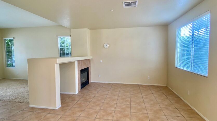 5485 Dunbar Dr - Oxnard - California - 4 bed, 3 bath rental property