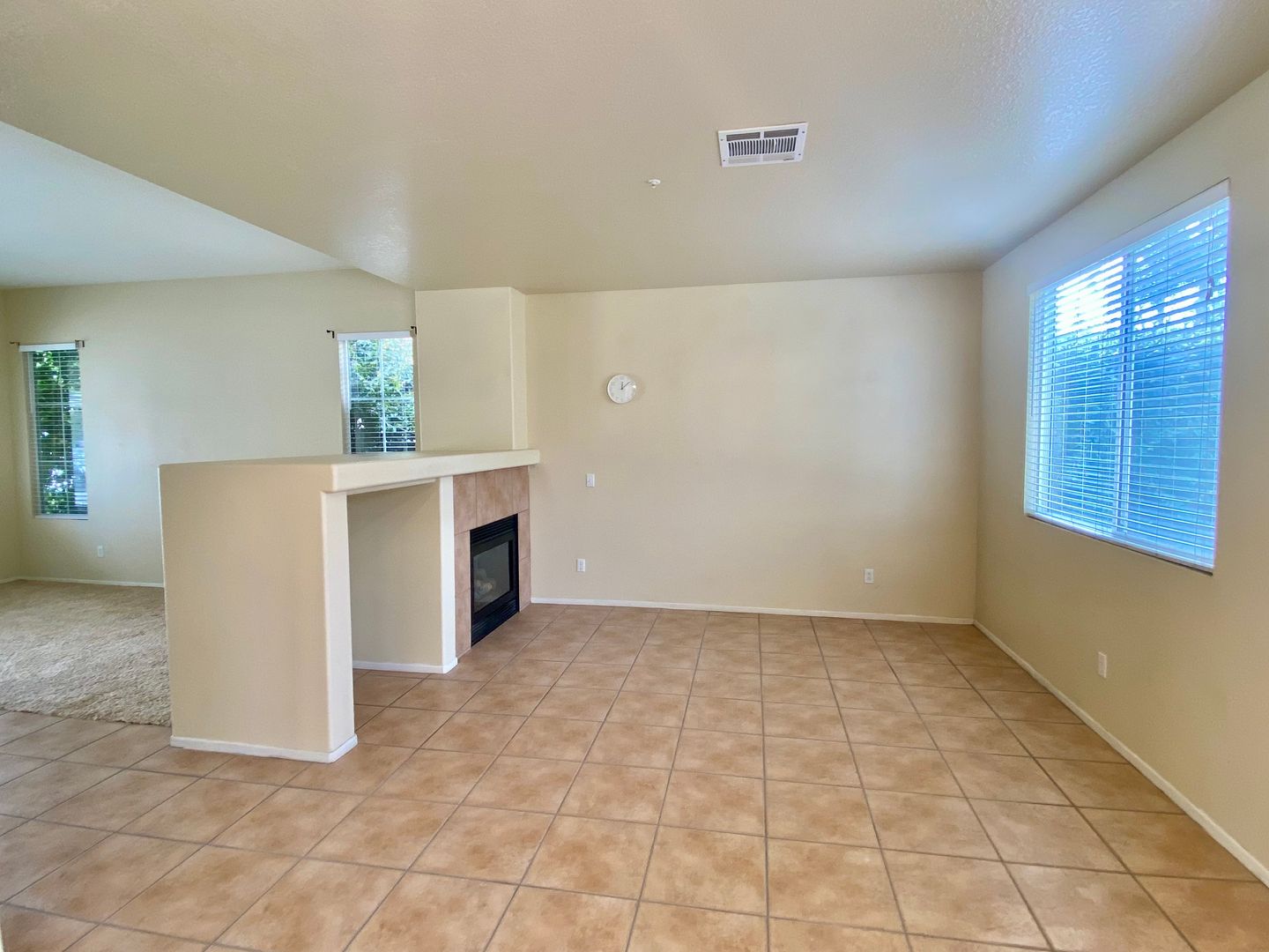 5485 Dunbar Dr - Oxnard - California - 4 bed, 3 bath rental property