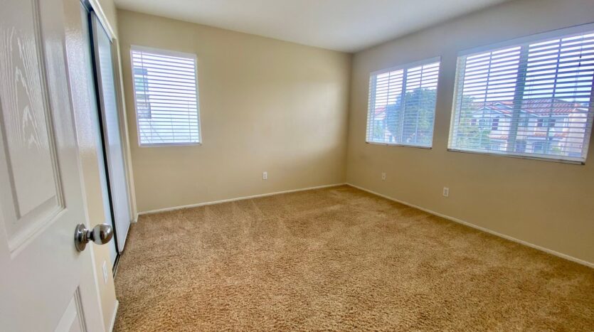 5485 Dunbar Dr - Oxnard - California - 4 bed, 3 bath rental property