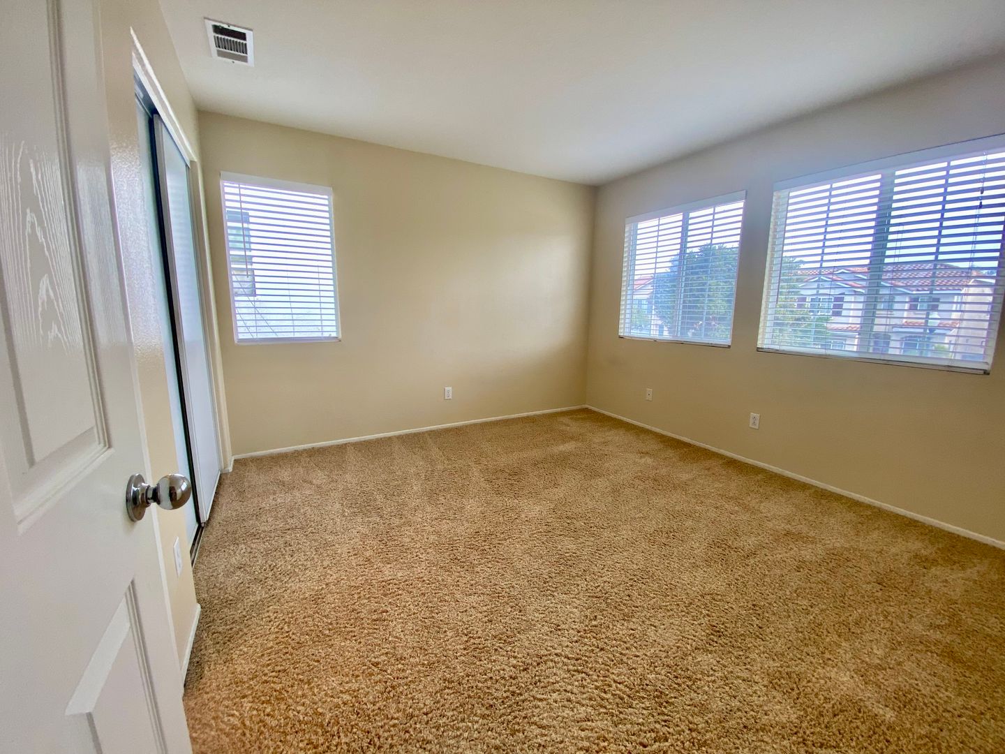 5485 Dunbar Dr - Oxnard - California - 4 bed, 3 bath rental property