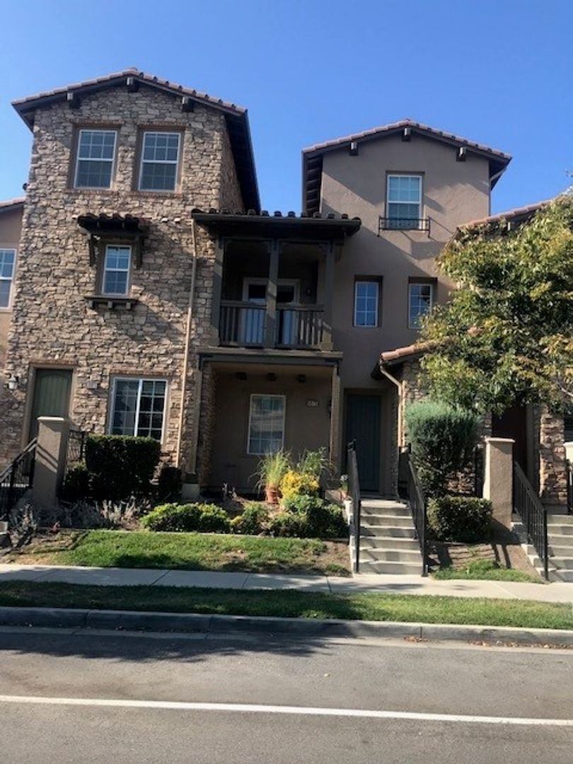 5965 Tan Oak Drive - Fremont - California - 3 bed, 3.5 bath rental property