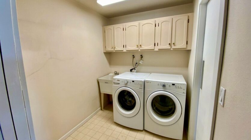 617 W Mercer Pl - Seattle - Washington - 2 bed, 2 bath rental property