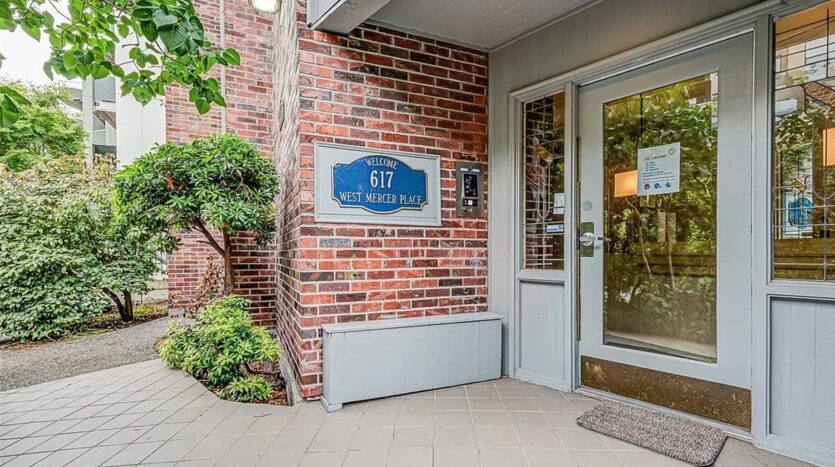 617 W Mercer Pl - Seattle - Washington - 2 bed, 2 bath rental property