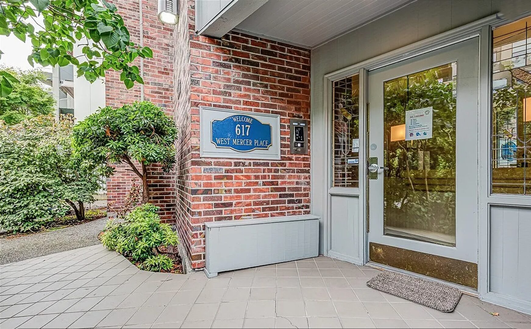 617 W Mercer Pl - Seattle - Washington - 2 bed, 2 bath rental property