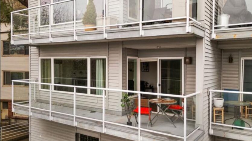 617 W Mercer Pl - Seattle - Washington - 2 bed, 2 bath rental property