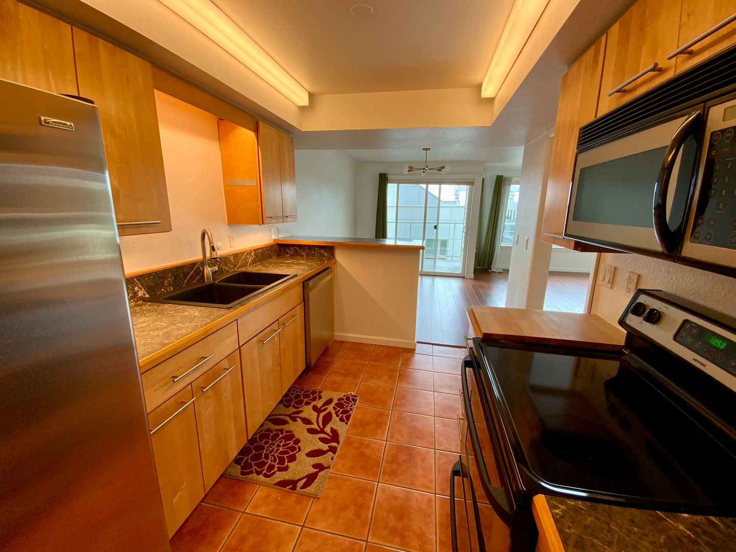 617 W Mercer Pl - Seattle - Washington - 2 bed, 2 bath rental property