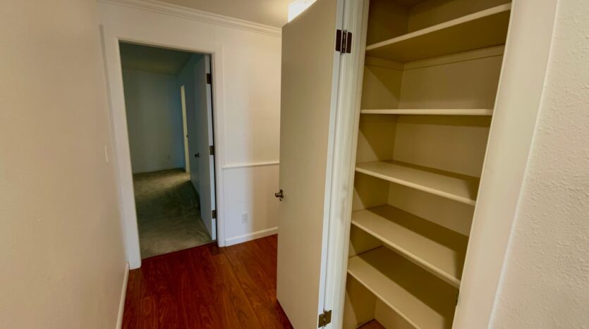 617 W Mercer Pl - Seattle - Washington - 2 bed, 2 bath rental property