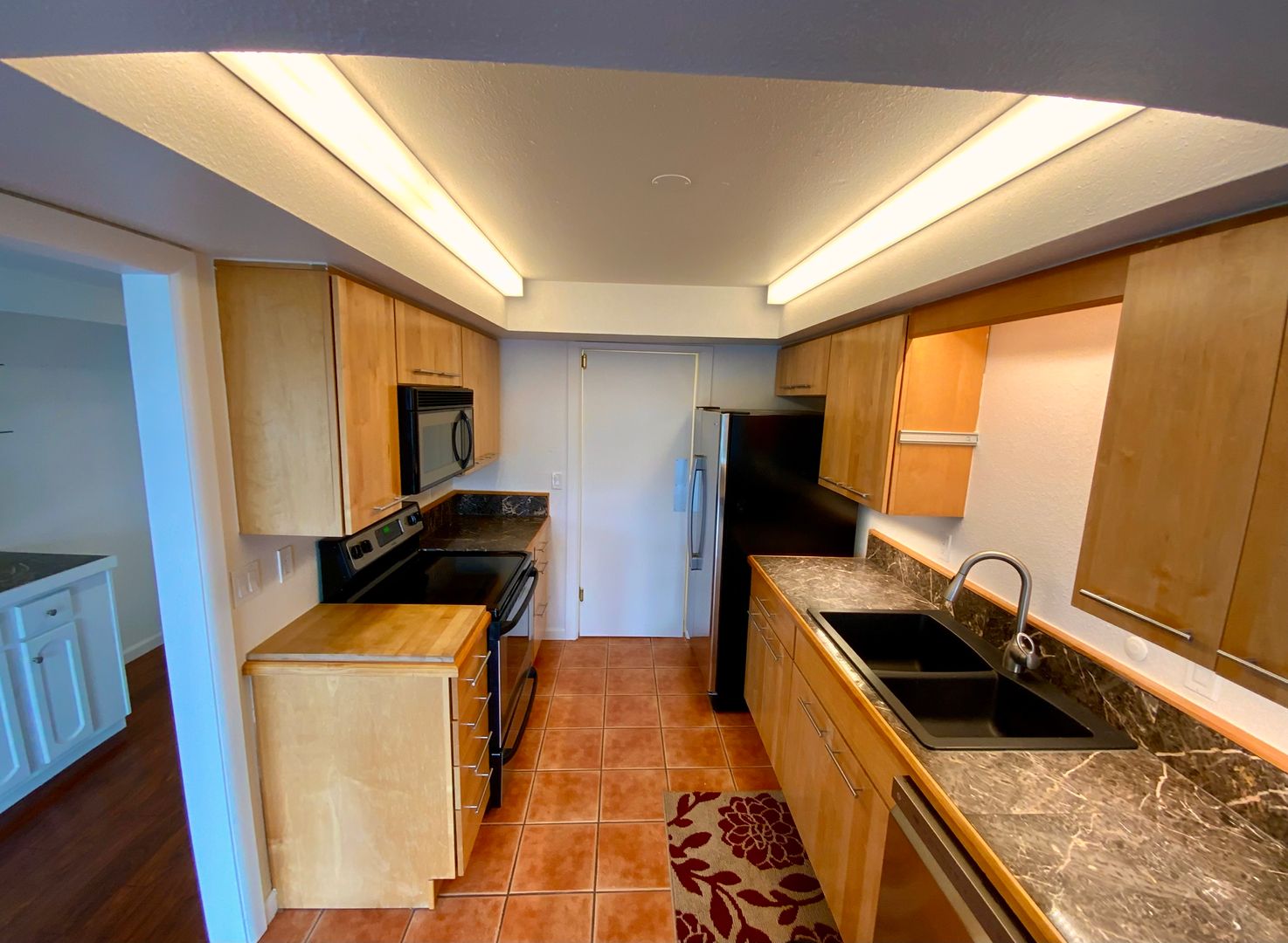 617 W Mercer Pl - Seattle - Washington - 2 bed, 2 bath rental property