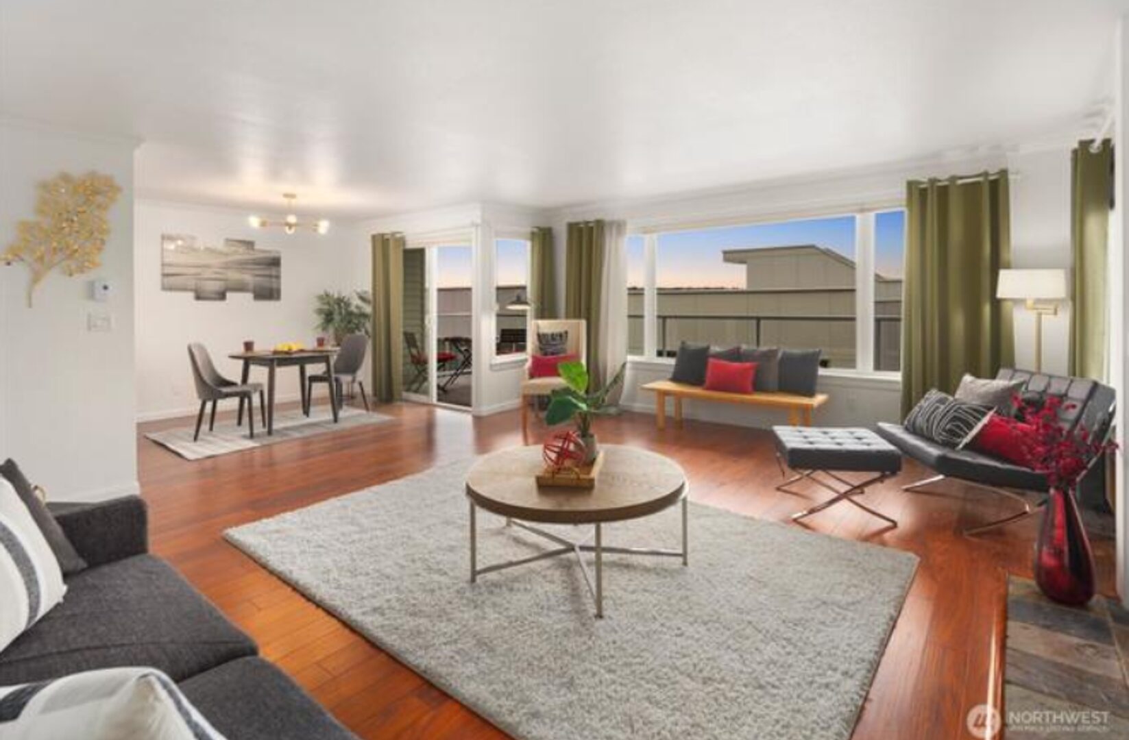 617 W Mercer Pl - Seattle - Washington - 2 bed, 2 bath rental property