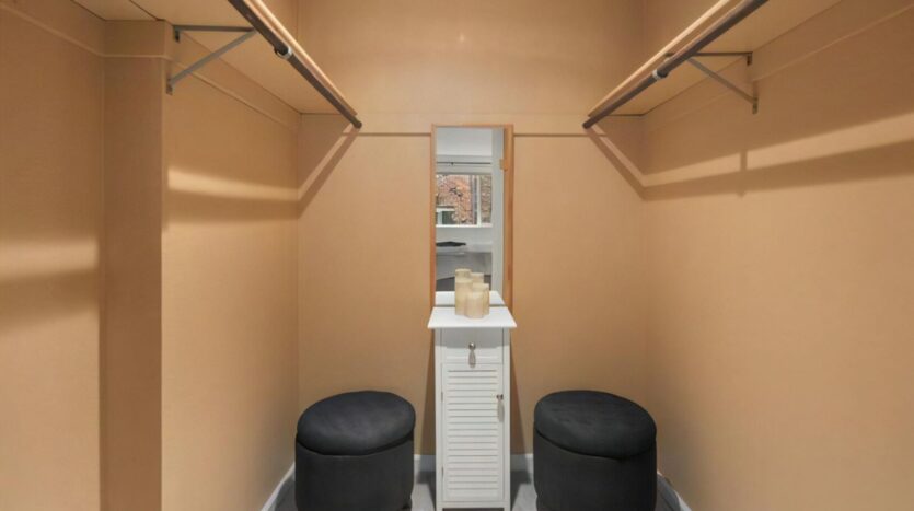 617 W Mercer Pl - Seattle - Washington - 2 bed, 2 bath rental property