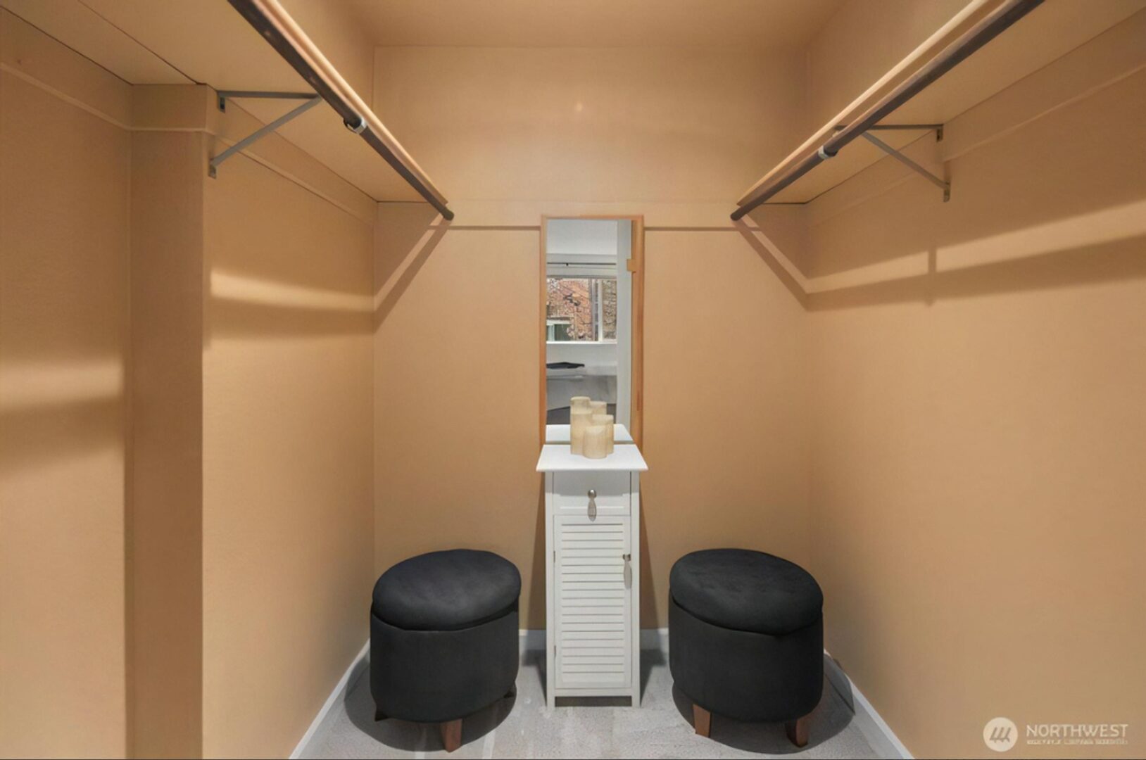 617 W Mercer Pl - Seattle - Washington - 2 bed, 2 bath rental property