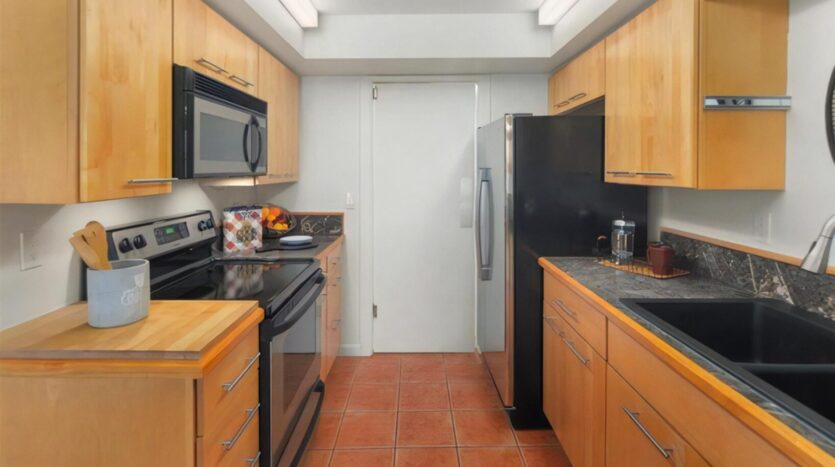 617 W Mercer Pl - Seattle - Washington - 2 bed, 2 bath rental property