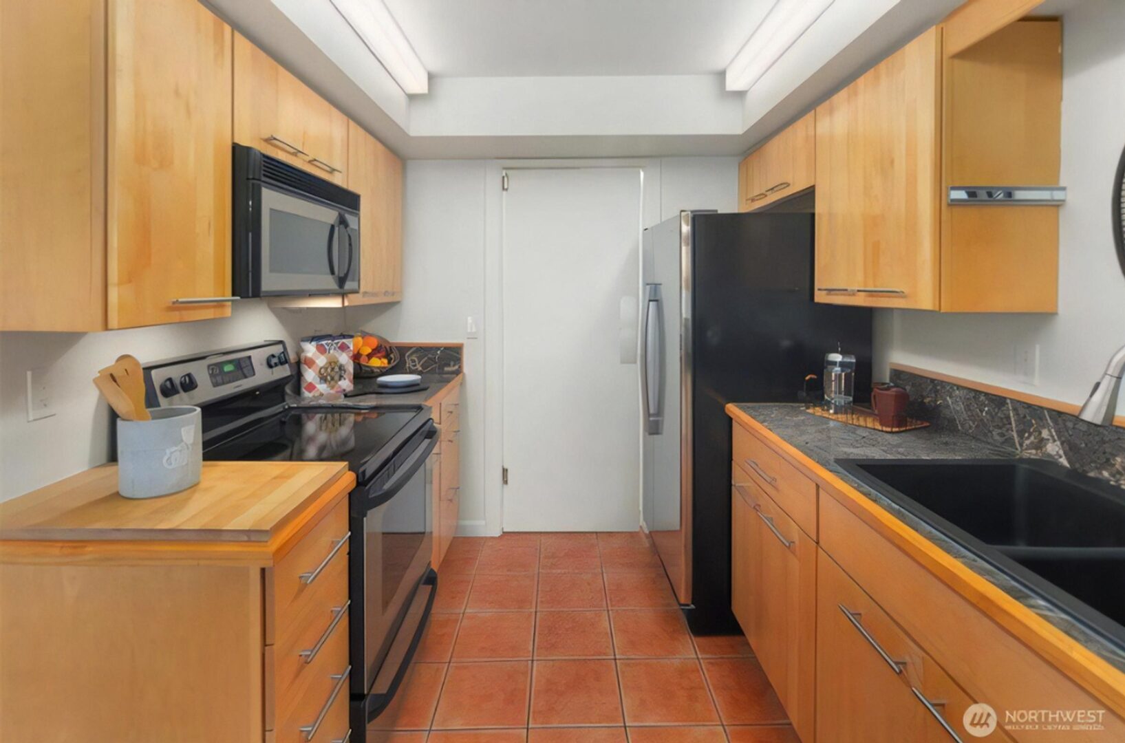 617 W Mercer Pl - Seattle - Washington - 2 bed, 2 bath rental property