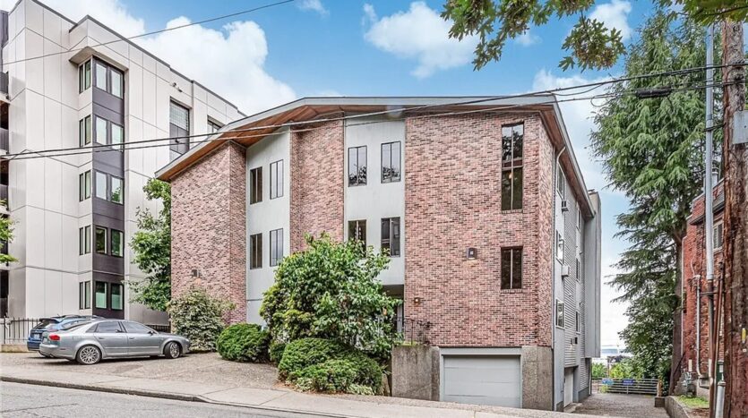 617 W Mercer Pl - Seattle - Washington - 2 bed, 2 bath rental property