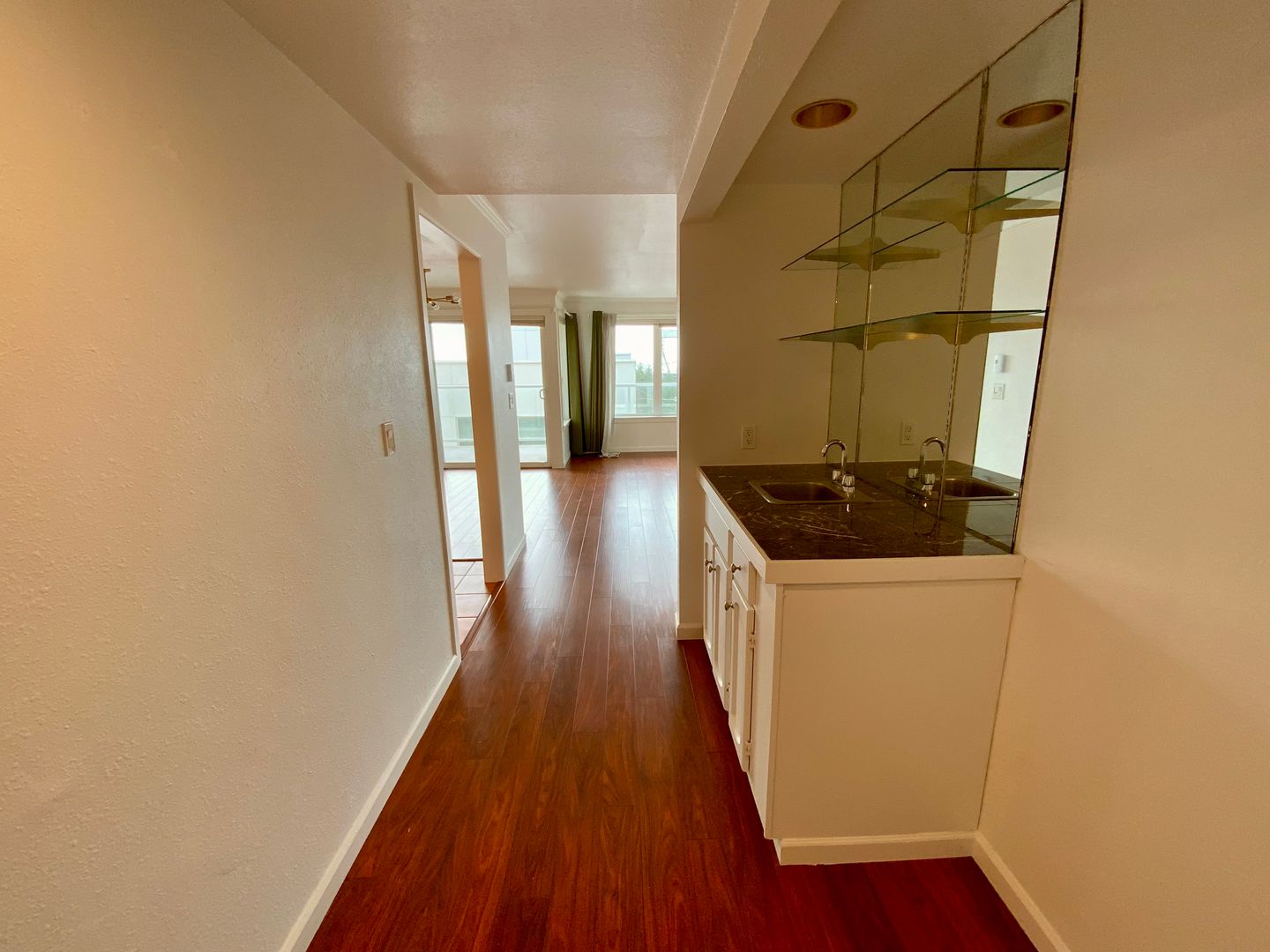 617 W Mercer Pl - Seattle - Washington - 2 bed, 2 bath rental property