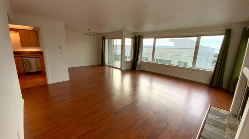 617 W Mercer Pl - Seattle - Washington - 2 bed, 2 bath rental property