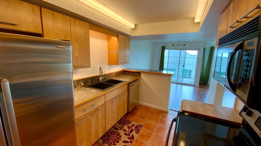 617 W Mercer Pl - Seattle - Washington - 2 bed, 2 bath rental property