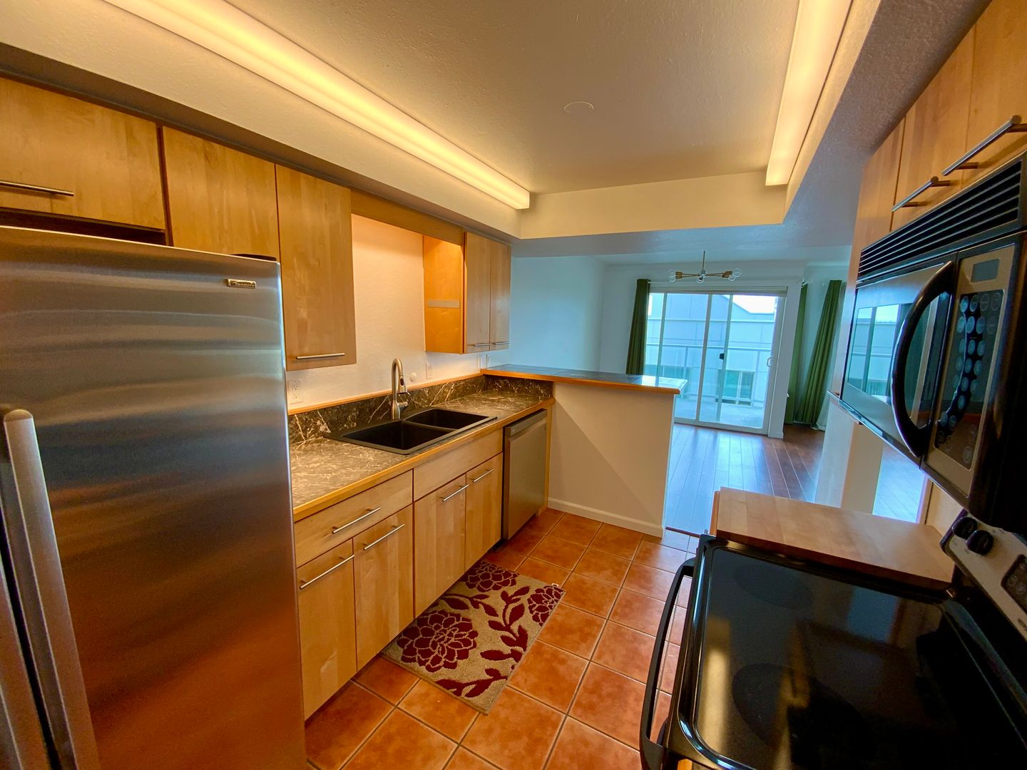 617 W Mercer Pl - Seattle - Washington - 2 bed, 2 bath rental property