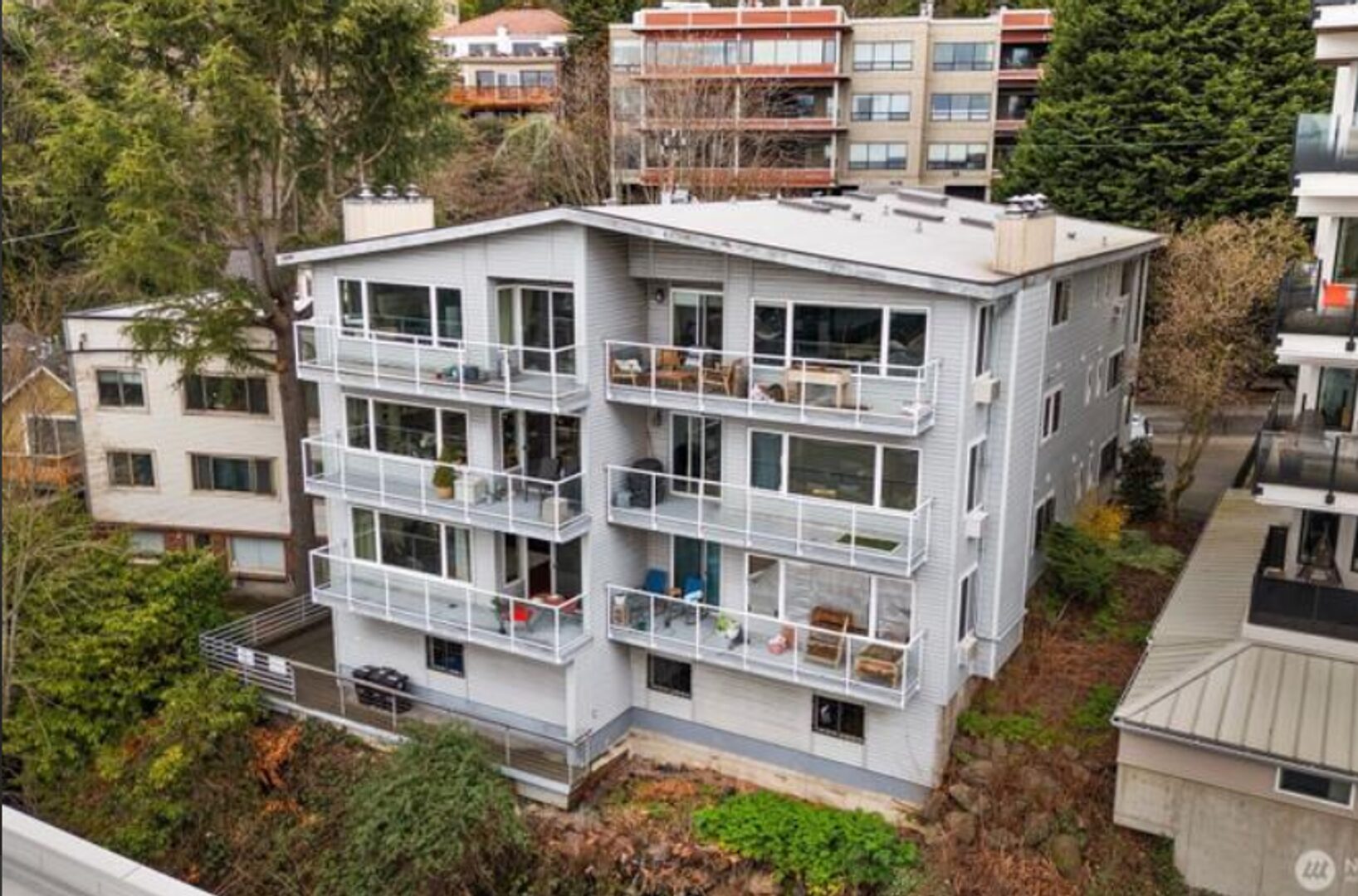 617 W Mercer Pl - Seattle - Washington - 2 bed, 2 bath rental property