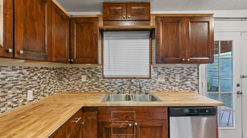 626 NE 120th Ave - House - Portland - Oregon - 3 bed, 1.5 bath rental property