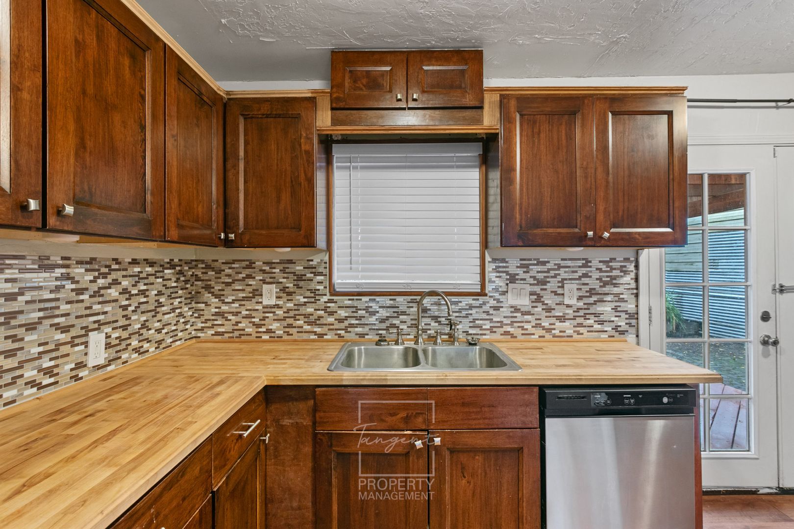 626 NE 120th Ave - House - Portland - Oregon - 3 bed, 1.5 bath rental property