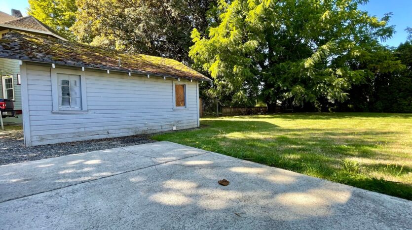 645 NE Roberts Ave.  - Gresham - Oregon - 2 bed, 1 bath rental property