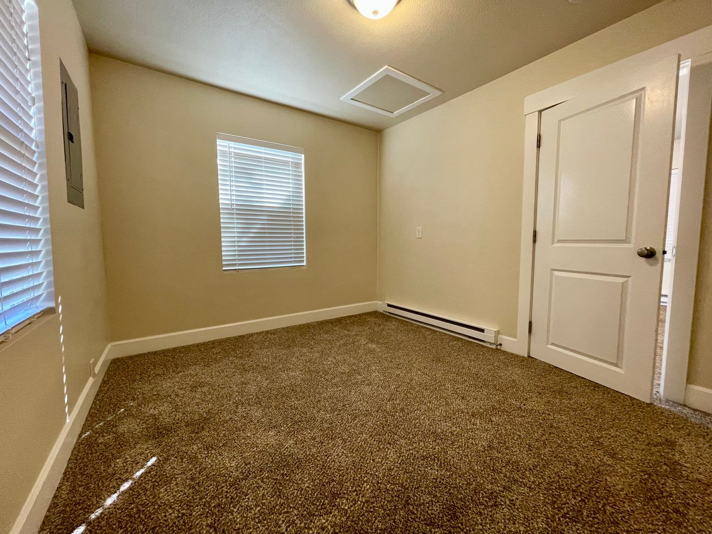 645 NE Roberts Ave.  - Gresham - Oregon - 2 bed, 1 bath rental property