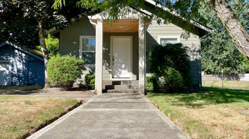 645 NE Roberts Ave.  - Gresham - Oregon - 2 bed, 1 bath rental property