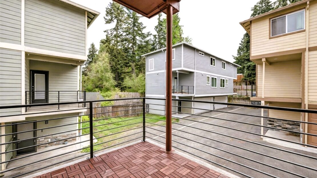 7109 Rainier Drive Unit G - Everett - Washington - 3 bed, 2.5 bath rental property