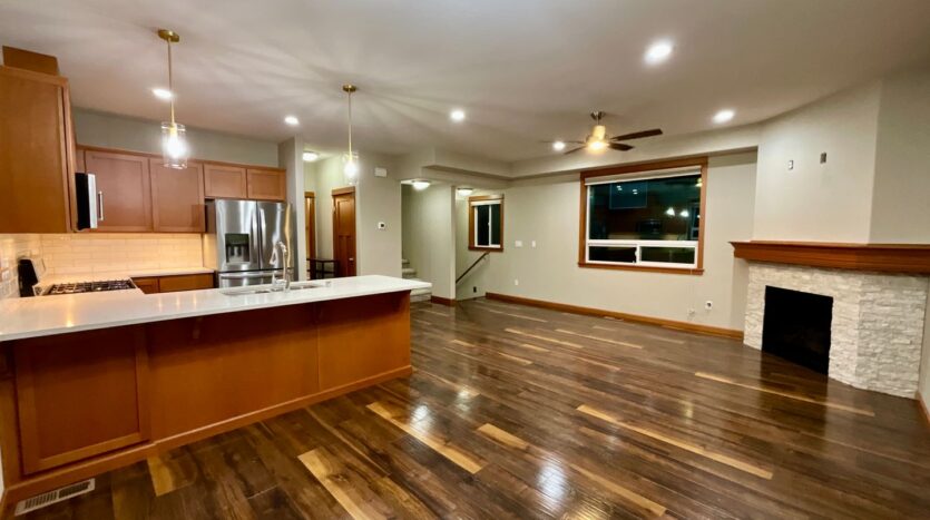 7109 Rainier Drive Unit G - Everett - Washington - 3 bed, 2.5 bath rental property