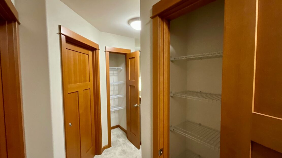7109 Rainier Drive Unit G - Everett - Washington - 3 bed, 2.5 bath rental property