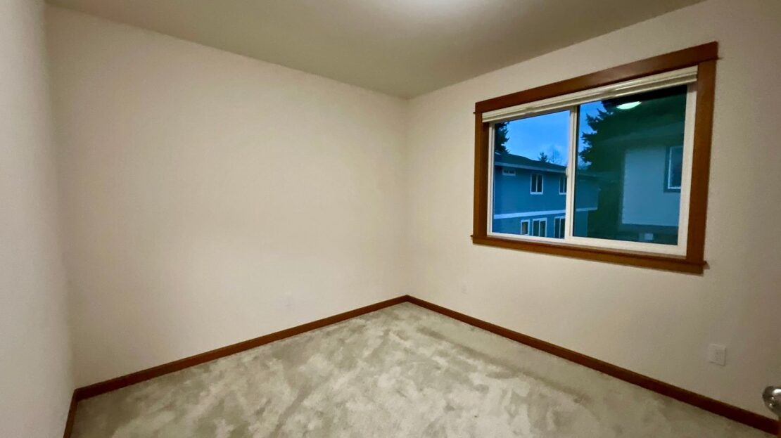7109 Rainier Drive Unit G - Everett - Washington - 3 bed, 2.5 bath rental property