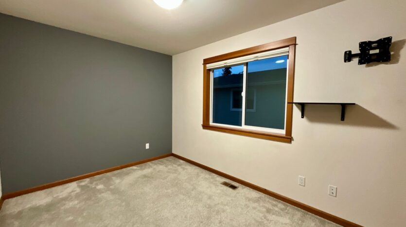 7109 Rainier Drive Unit G - Everett - Washington - 3 bed, 2.5 bath rental property