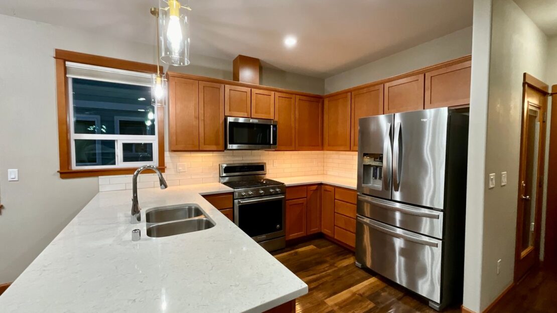 7109 Rainier Drive Unit G - Everett - Washington - 3 bed, 2.5 bath rental property