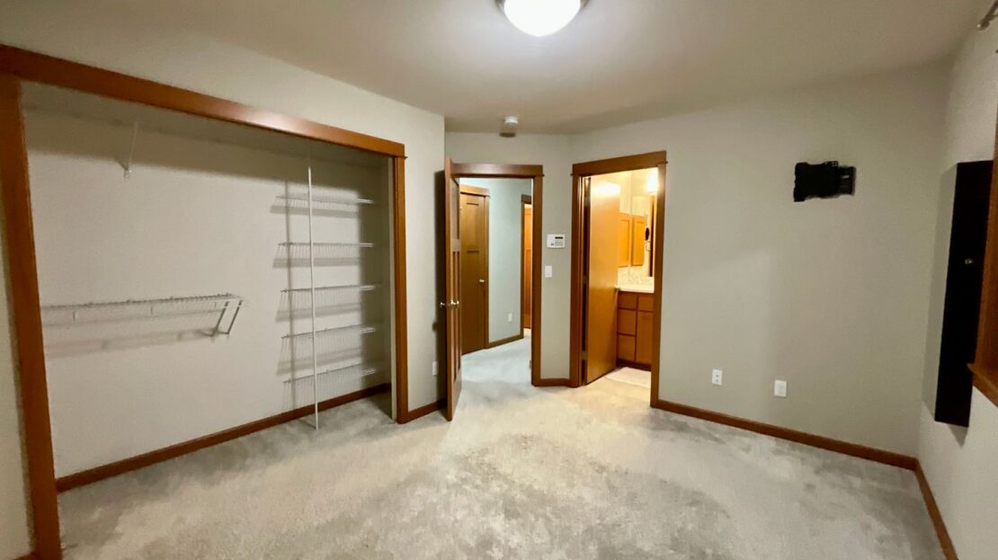 7109 Rainier Drive Unit G - Everett - Washington - 3 bed, 2.5 bath rental property