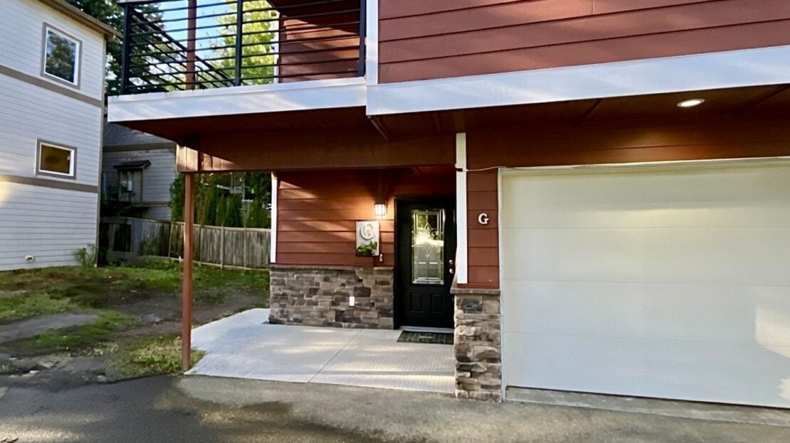 7109 Rainier Drive Unit G - Everett - Washington - 3 bed, 2.5 bath rental property