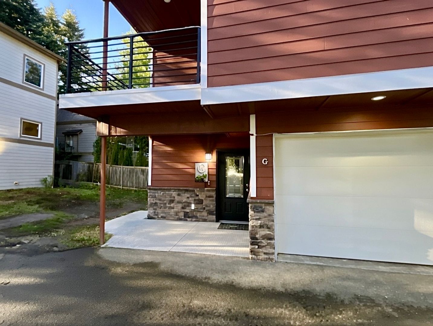 7109 Rainier Drive Unit G - Everett - Washington - 3 bed, 2.5 bath rental property