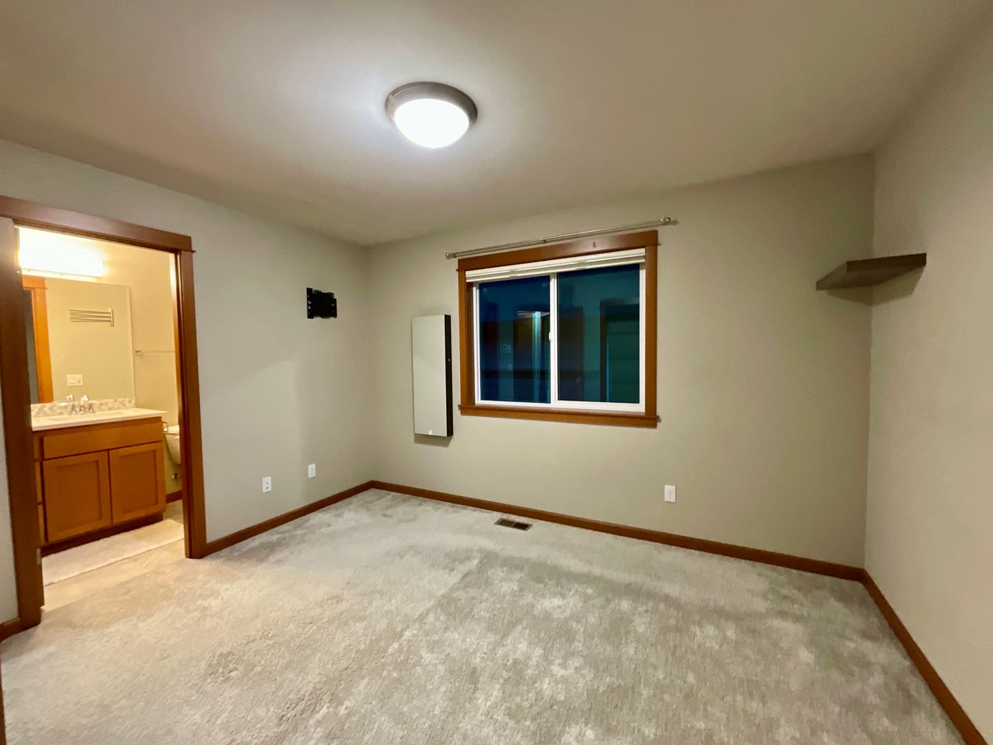 7109 Rainier Drive Unit G - Everett - Washington - 3 bed, 2.5 bath rental property