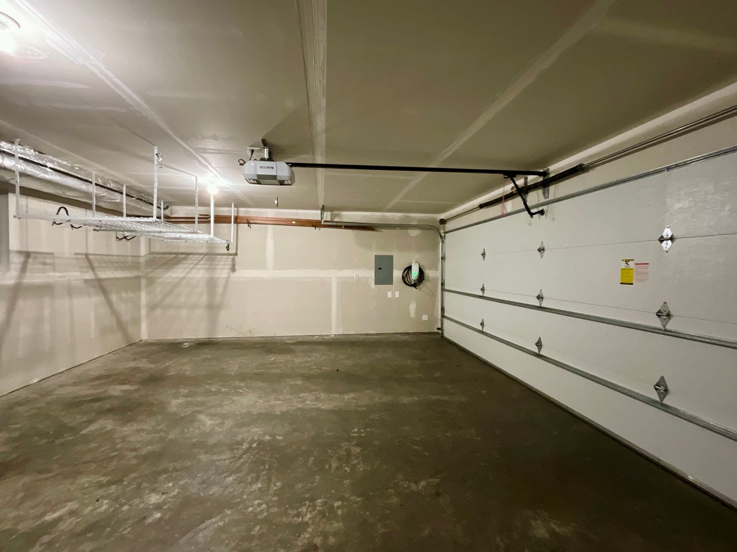 7109 Rainier Drive Unit G - Everett - Washington - 3 bed, 2.5 bath rental property