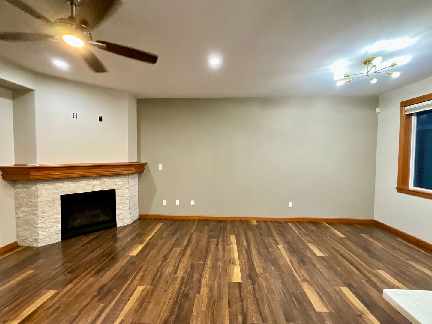 7109 Rainier Drive Unit G - Everett - Washington - 3 bed, 2.5 bath rental property