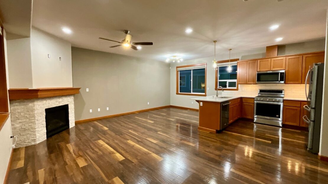 7109 Rainier Drive Unit G - Everett - Washington - 3 bed, 2.5 bath rental property