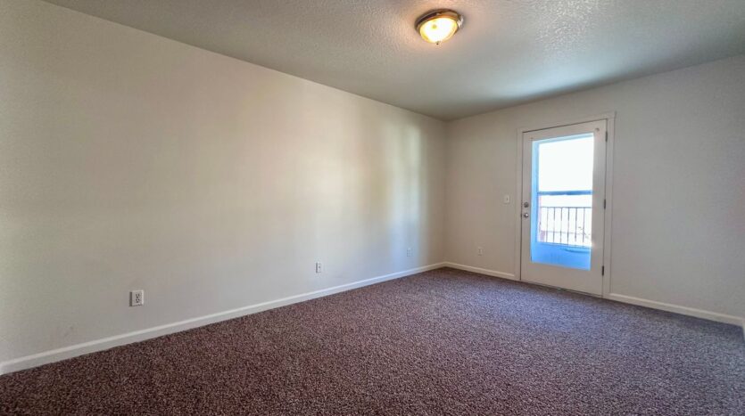 713 NE Roberts Avenue - Gresham - Oregon - 1 bed, 1 bath rental property