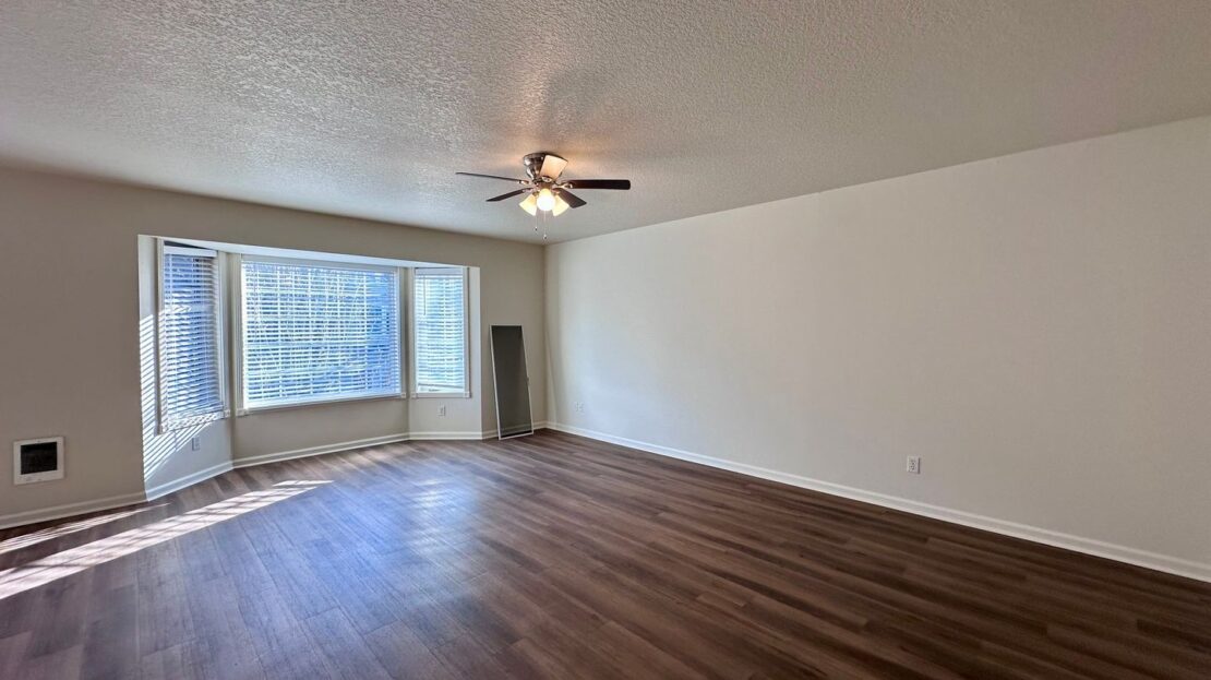 713 NE Roberts Avenue - Gresham - Oregon - 1 bed, 1 bath rental property