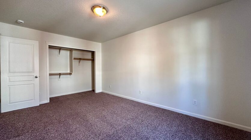 713 NE Roberts Avenue - Gresham - Oregon - 1 bed, 1 bath rental property