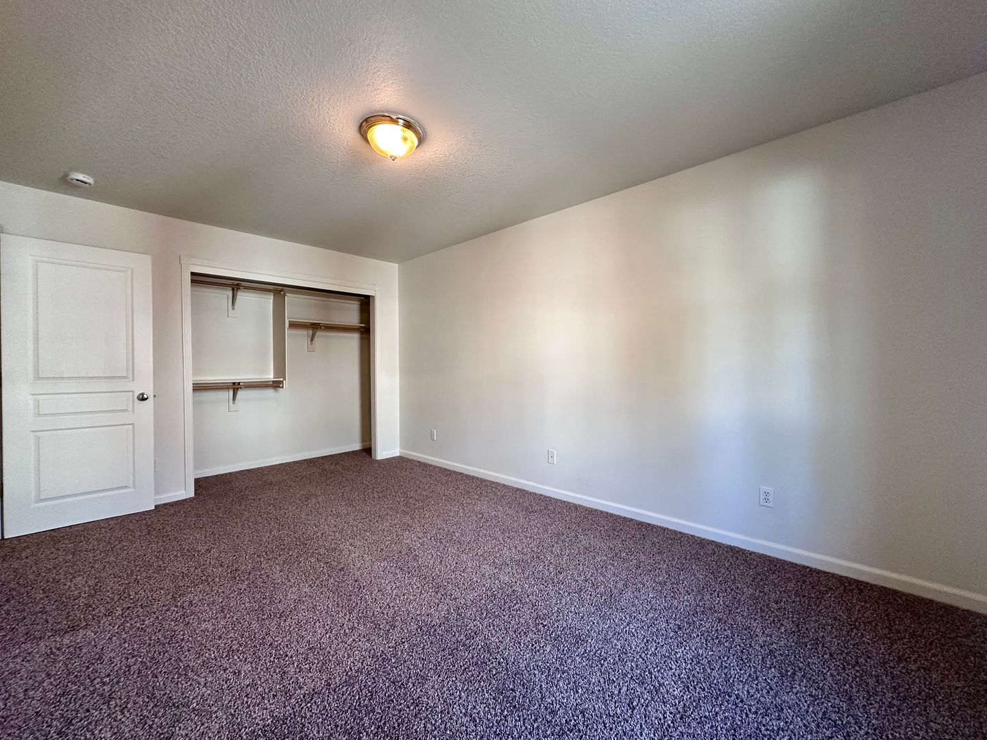 713 NE Roberts Avenue - Gresham - Oregon - 1 bed, 1 bath rental property