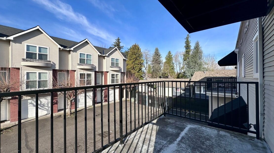 713 NE Roberts Avenue - Gresham - Oregon - 1 bed, 1 bath rental property