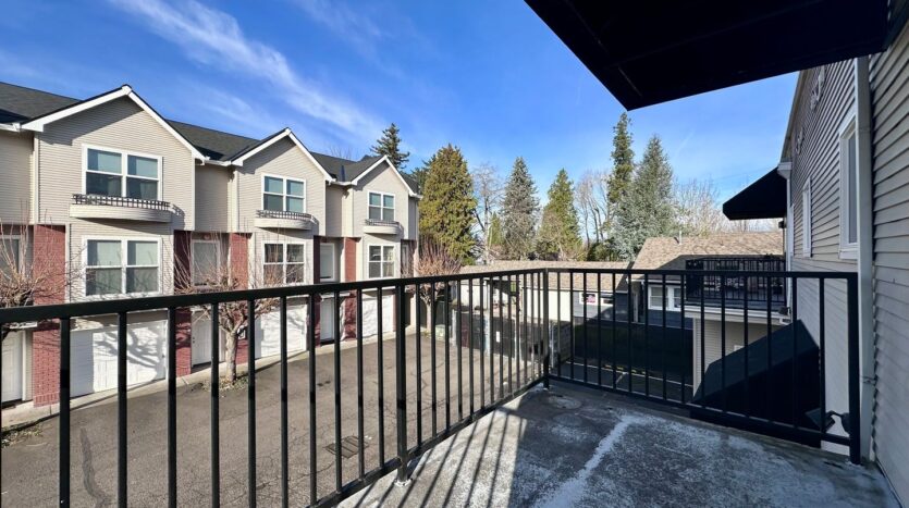 713 NE Roberts Avenue - Gresham - Oregon - 1 bed, 1 bath rental property