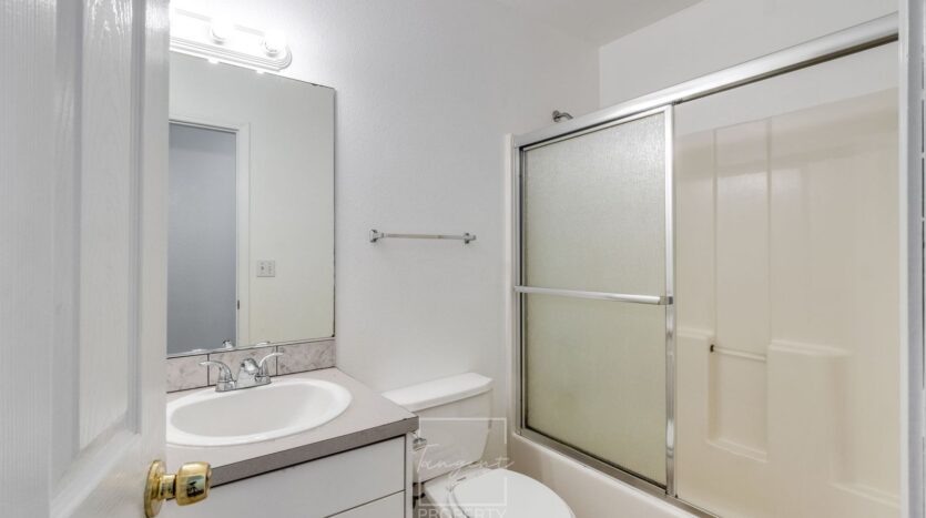 7130 SE Ogden Street - Portland - Oregon - 3 bed, 2 bath rental property